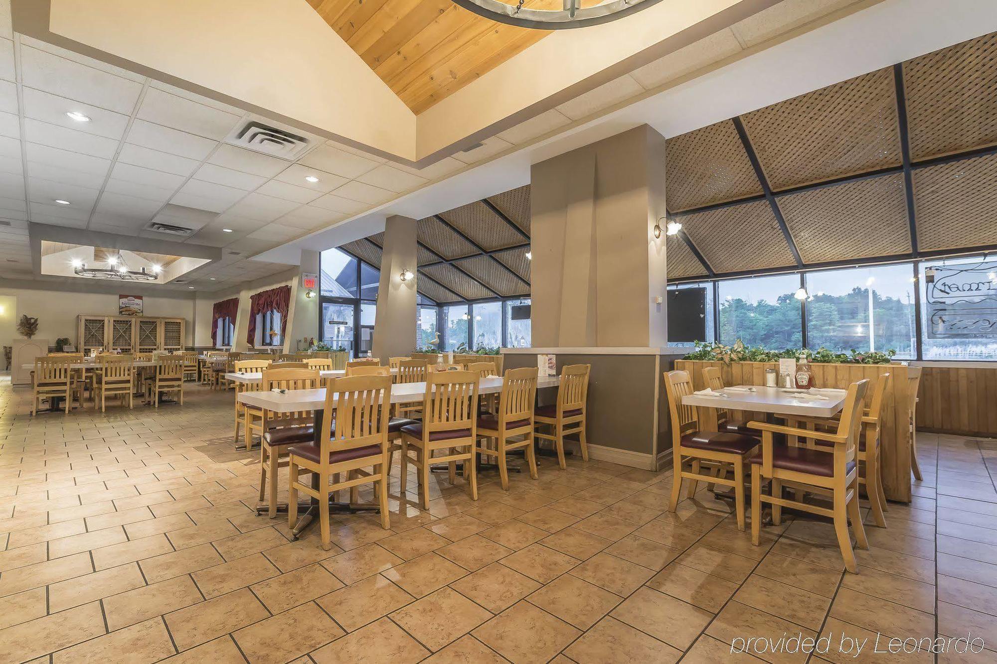 Quality Inn & Conference Centre Parry Sound Exterior foto
