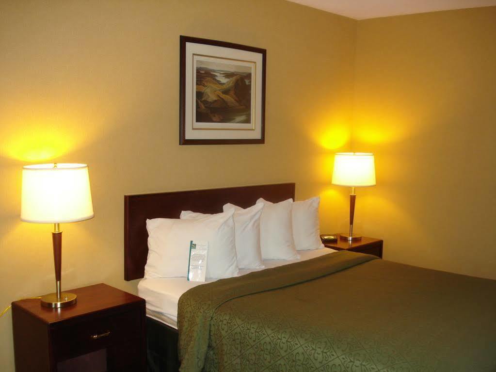 Quality Inn & Conference Centre Parry Sound Exterior foto